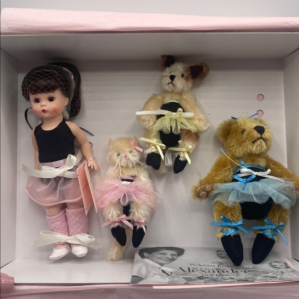 2004 Madame Alexander “Ballet Lessons “
New in box